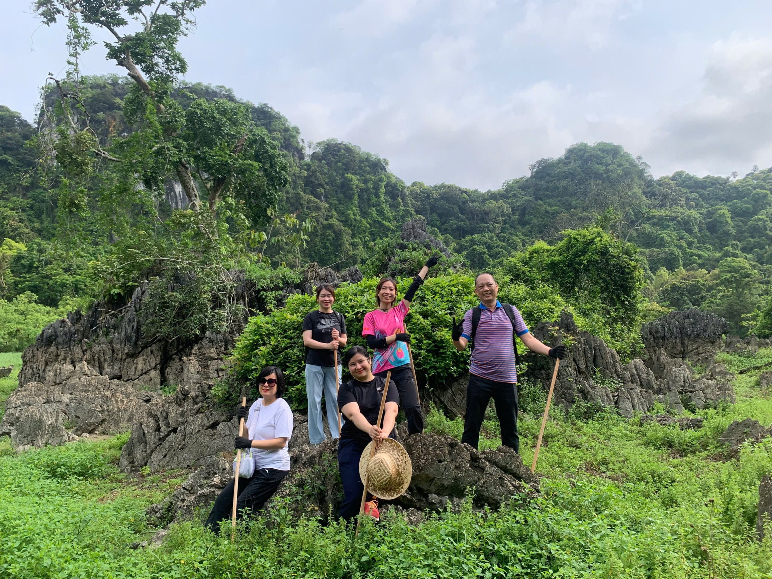 Full day trekking tour – Price from 850.000đ to 1.100.000đ